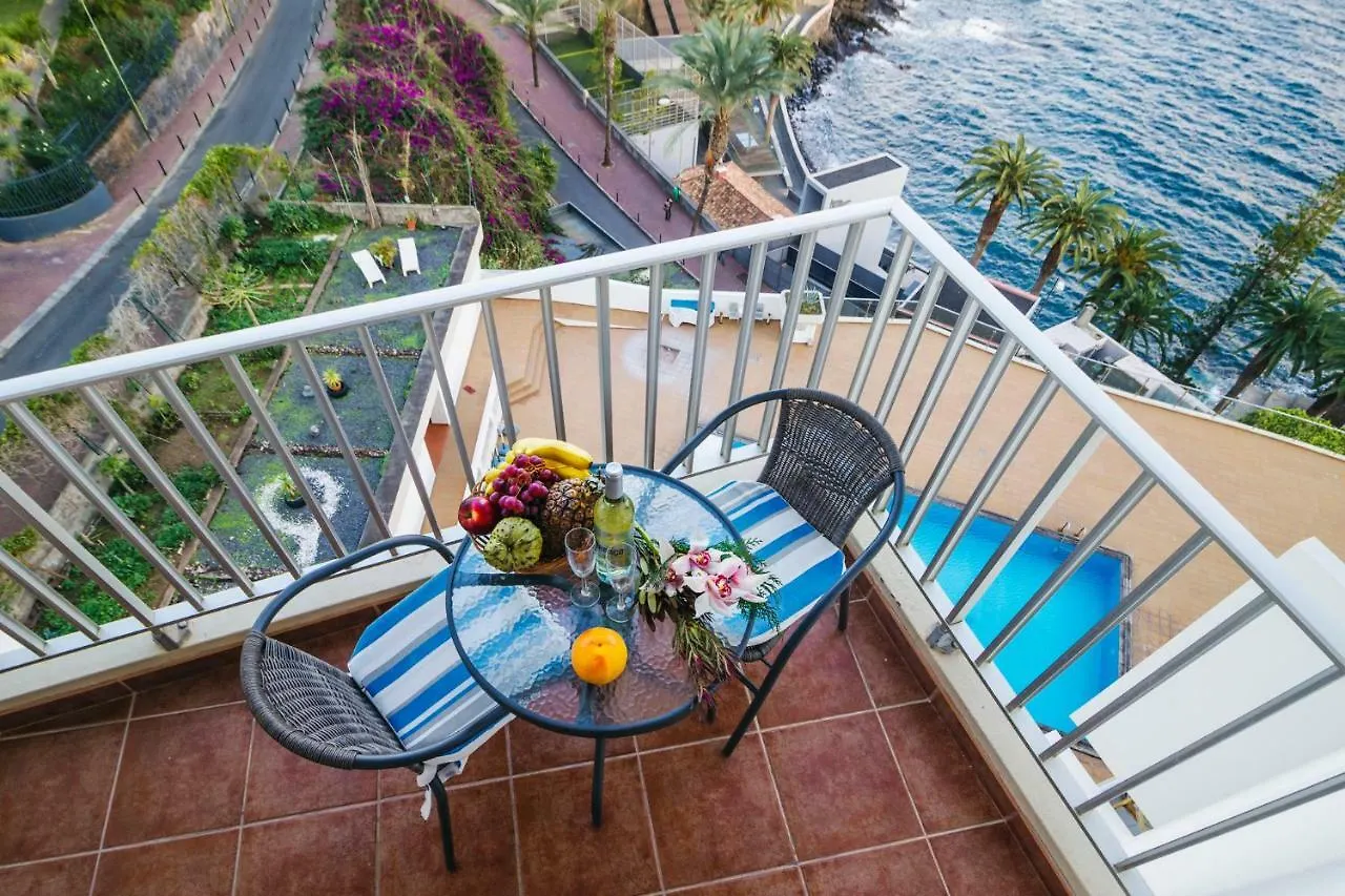 Apartamentos Do Mar Funchal  Portugal